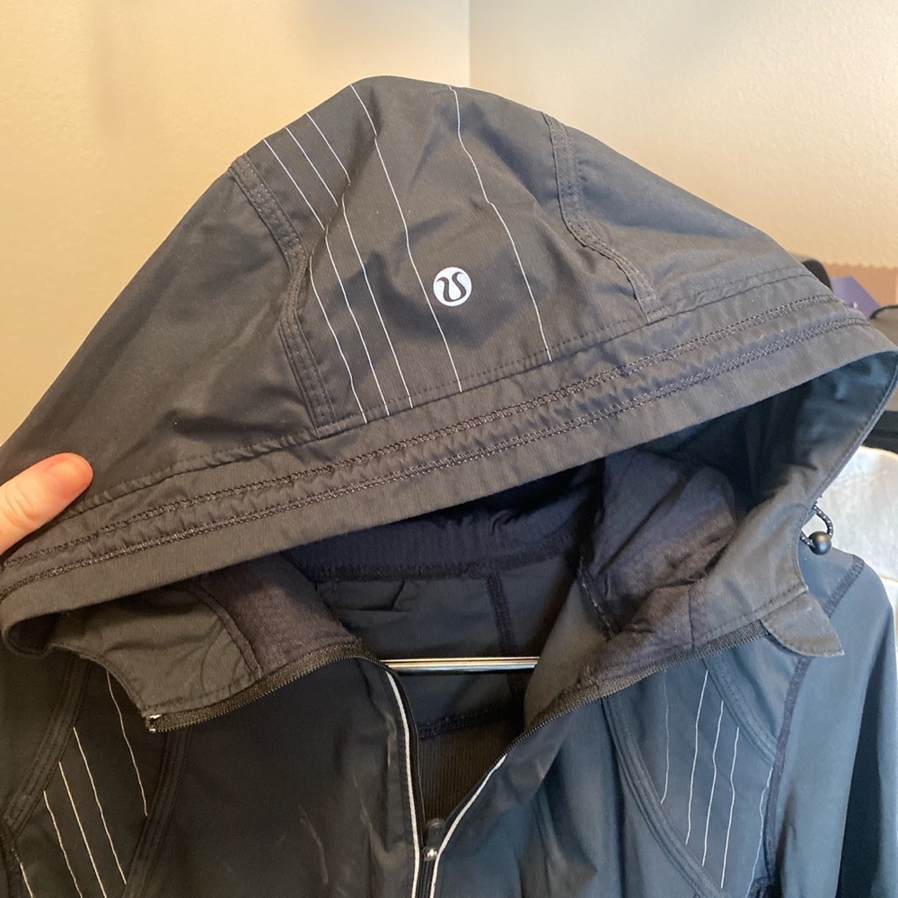 Lulu wind jacket